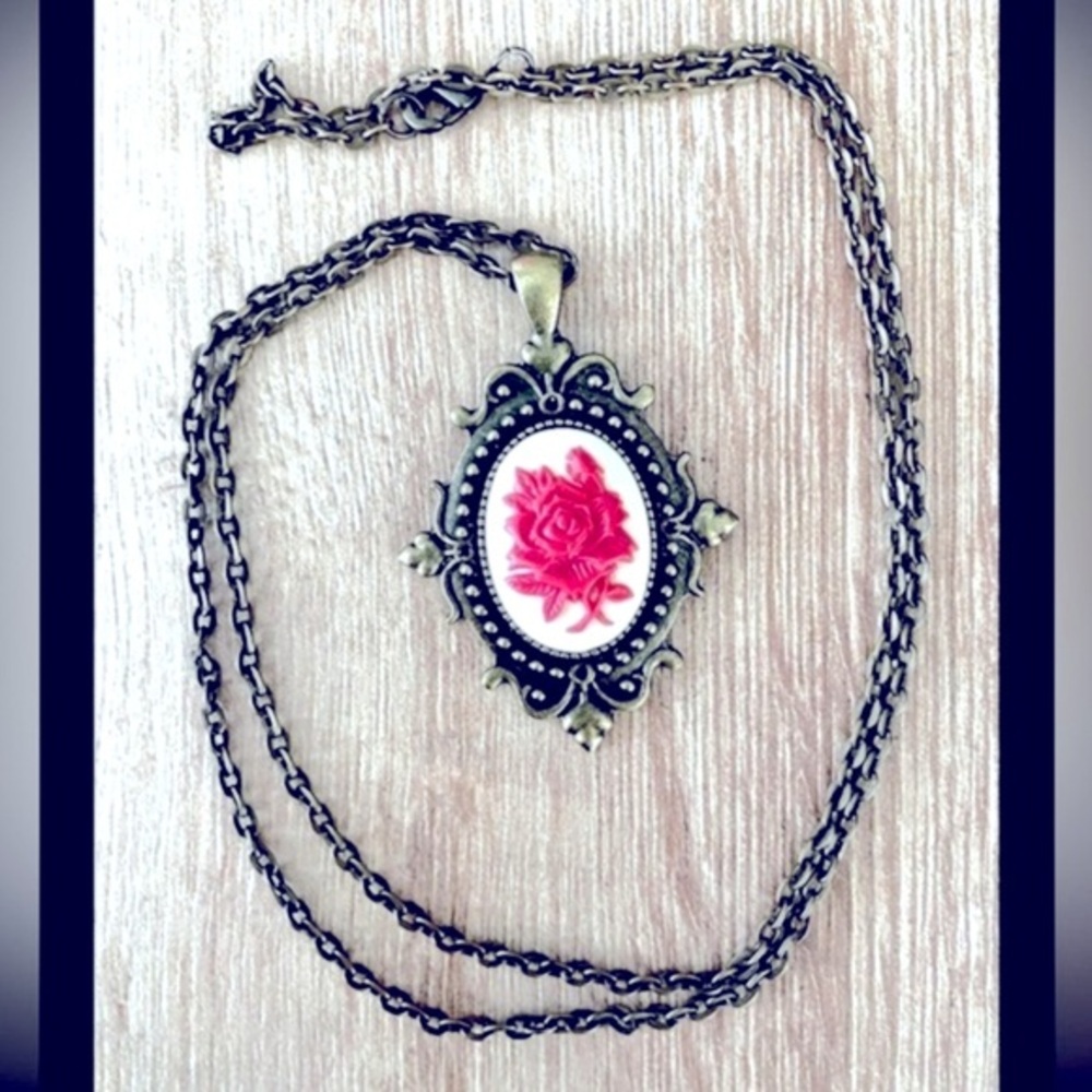 Victorian Style White and Red Rose Cameo Necklace